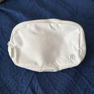 Lululemon Everywhere Belt Bag